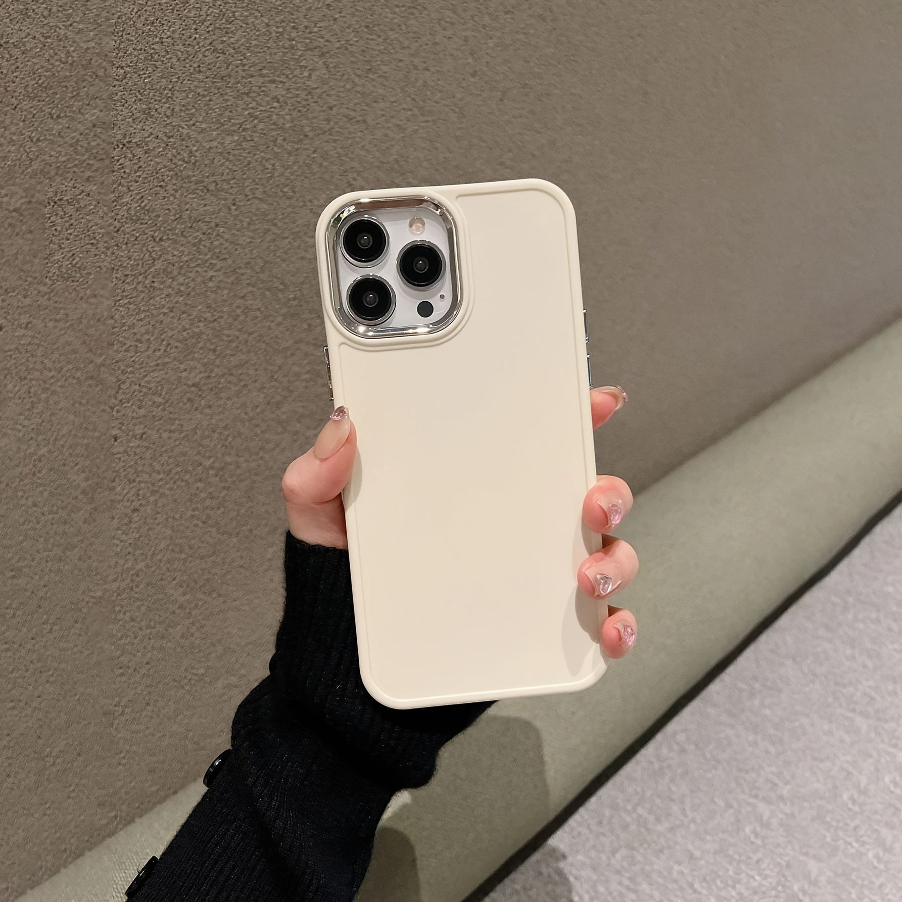 White Metal Frame Frosted All-Inclusive Anti-Fall Mobile Phone Case