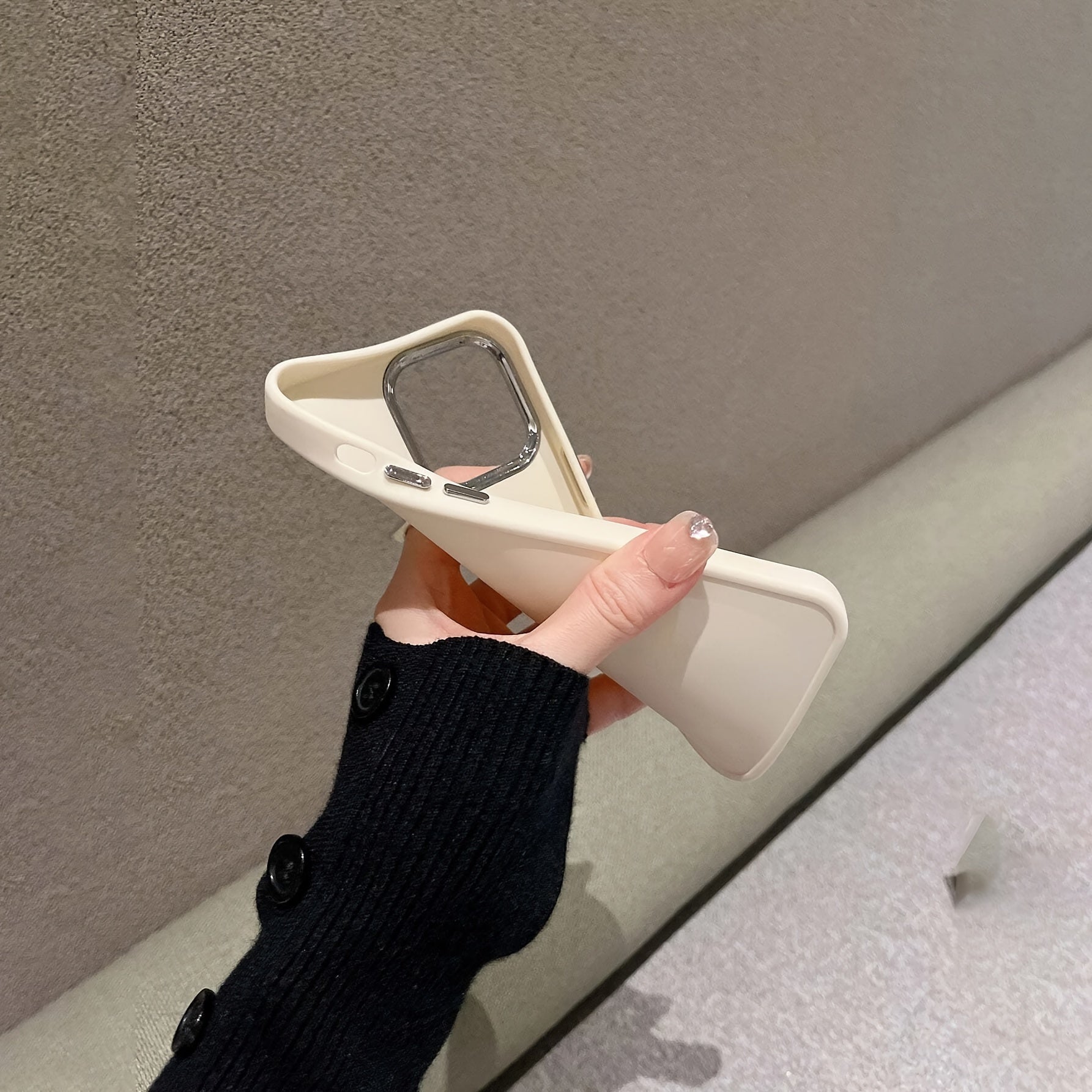 White Metal Frame Frosted All-Inclusive Anti-Fall Mobile Phone Case